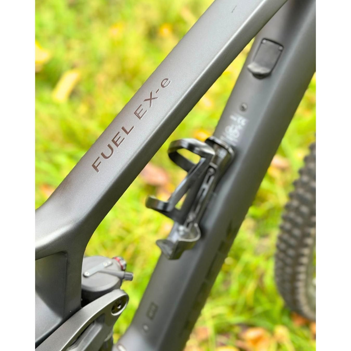 Trek Fuel EXe 9.5 – sähkömaastopyörä, 50 Nm, 360 Wh