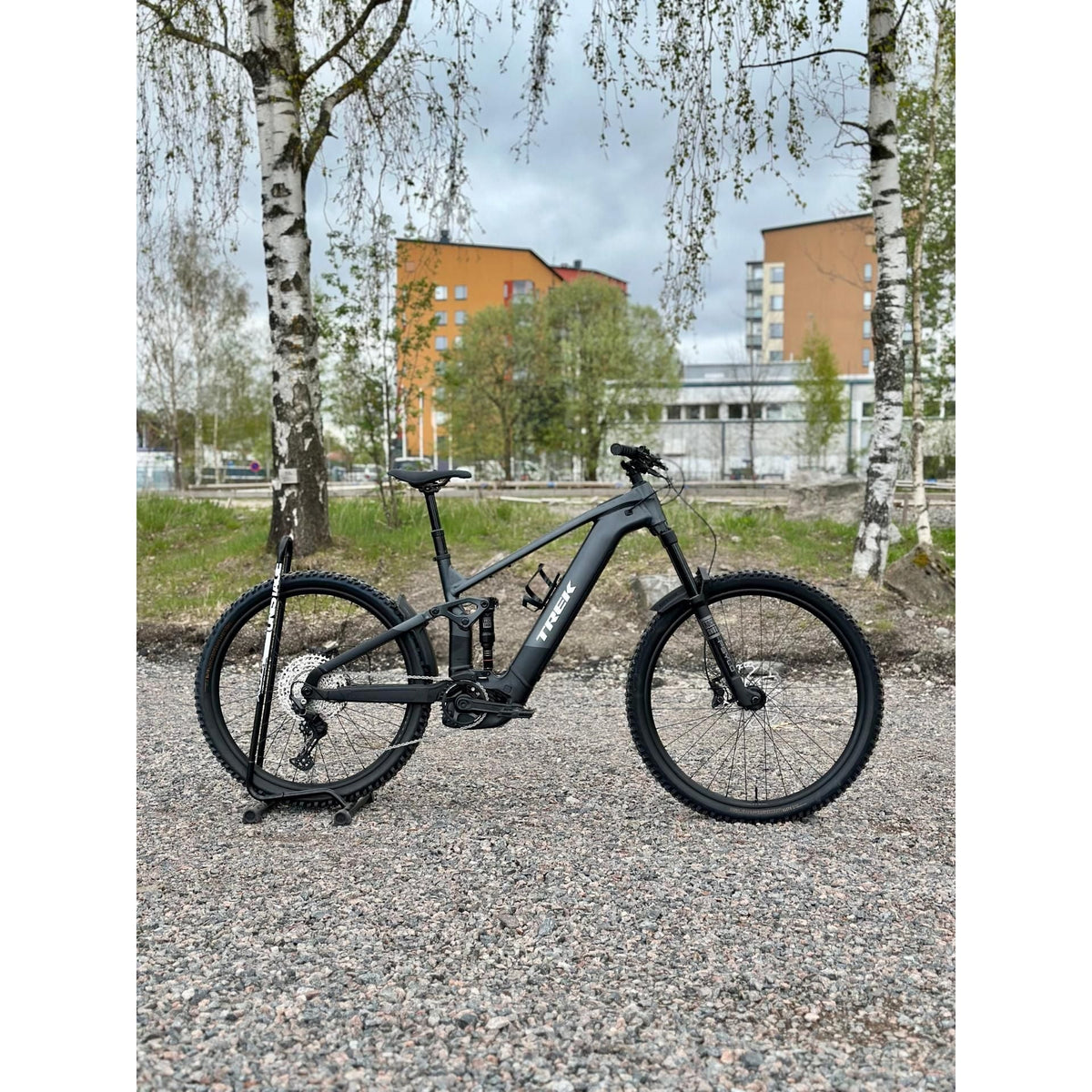 Trek Rail+ 5 Gen 5 – sähköenduropyörä, 85 Nm, 800 Wh