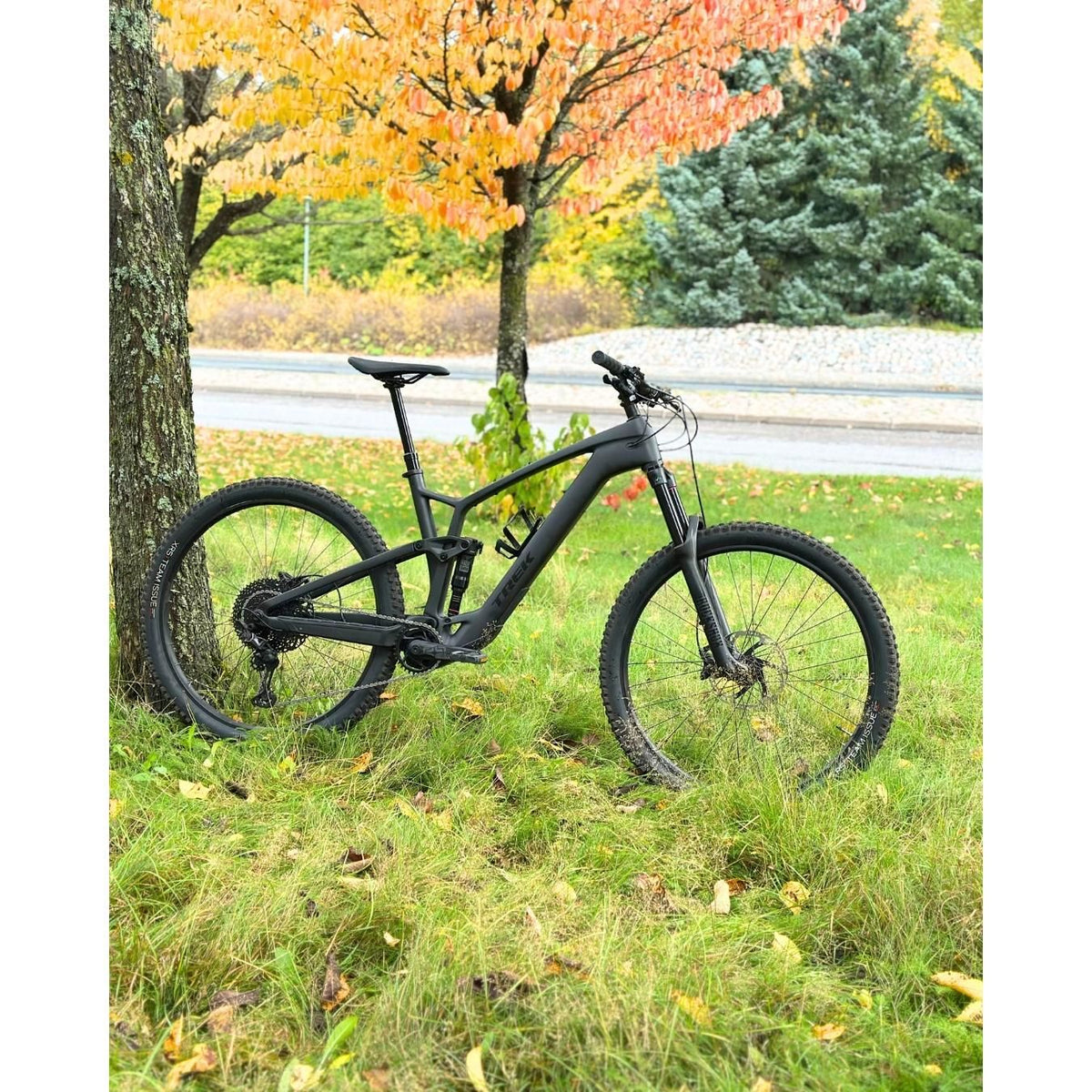 Trek Fuel EXe 9.5 – sähkömaastopyörä, 50 Nm, 360 Wh