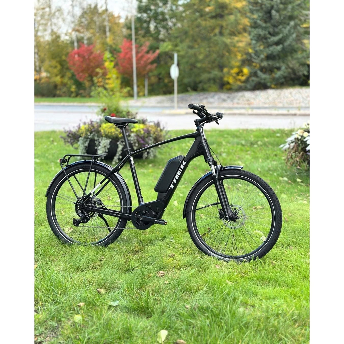 Trek Allant+ 5 800Wh – sähkökaupunkipyörä, 85 Nm, 800 Wh