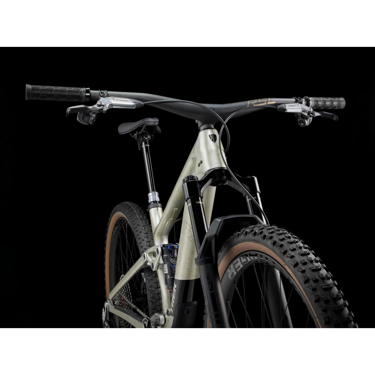 Trek Top Fuel 9.9 XX AXS Gen 4 – trail-pyörä, OCLV-hiilikuiturunko