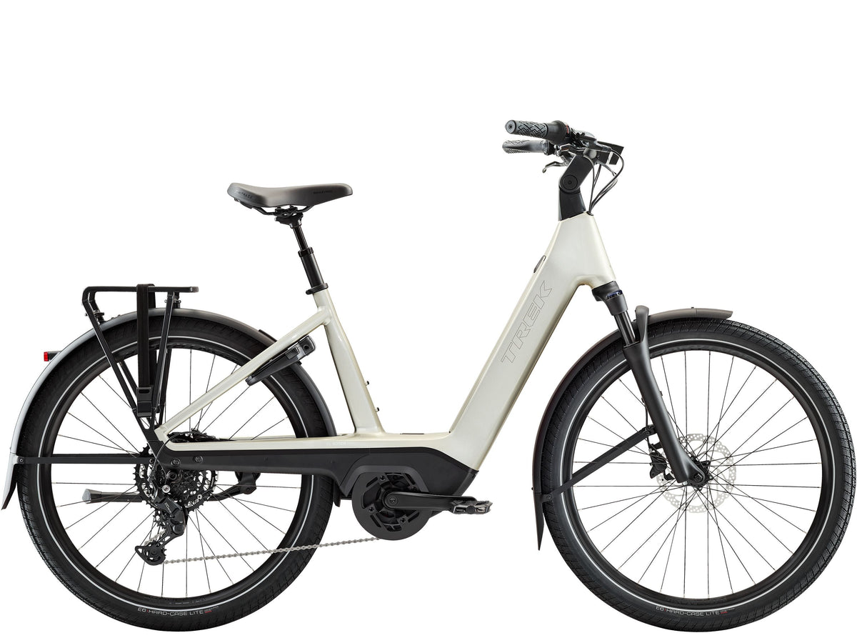 Trek Charter+ 4 R9 800 LS L Lunar Silver