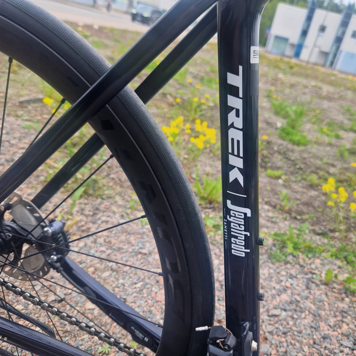 Trek Émonda SLR 6 – maantiepyörä, Ultegra, 700-sarjan OCLV-hiilikuitu