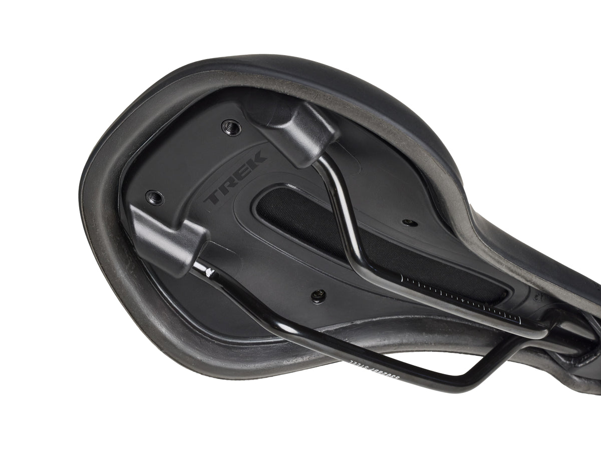 Trek Verse Trail satula 145mm musta