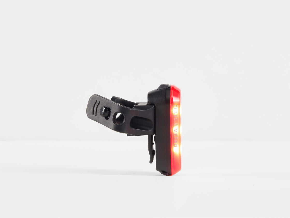 Trek Flare R Metro – USB-ladattava takavalo, 20 lm, IPX4